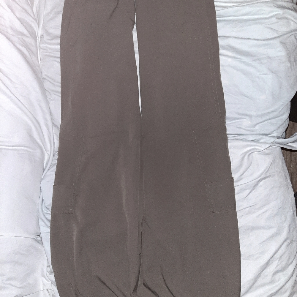 Womans OLD NAVY spring light joggers 3/4 length